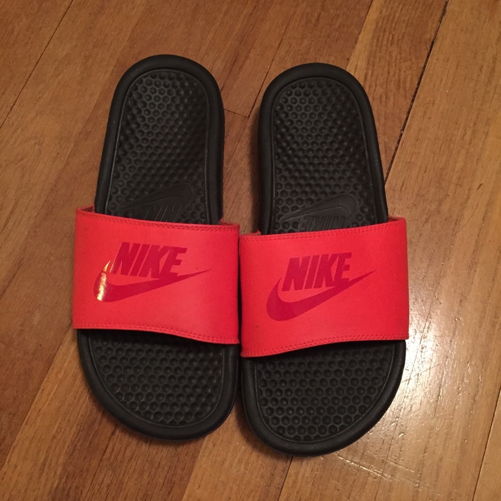 Like new Nike slide sandals